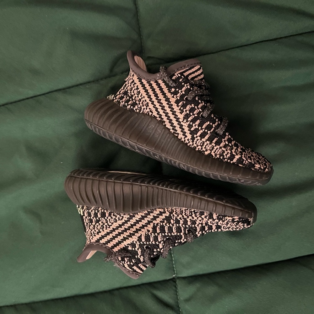 Authentic Infant Yeezy 350 Yecheil nonreflective - Picture 3 of 6